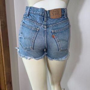 Vintage 70’s 80’s Orange Tab Light Wash Levis Student Fit Cut Off Shorts Size 28